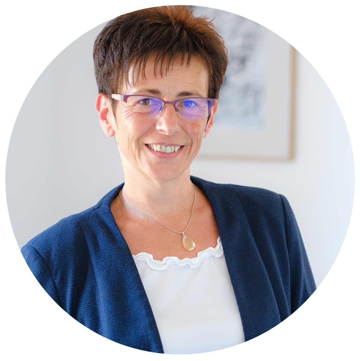 Silke Schenk Büroleitung und Ansprechpartnerin für den Bereich Karriere bei KONTEK Objekteinrichtungs GmbH